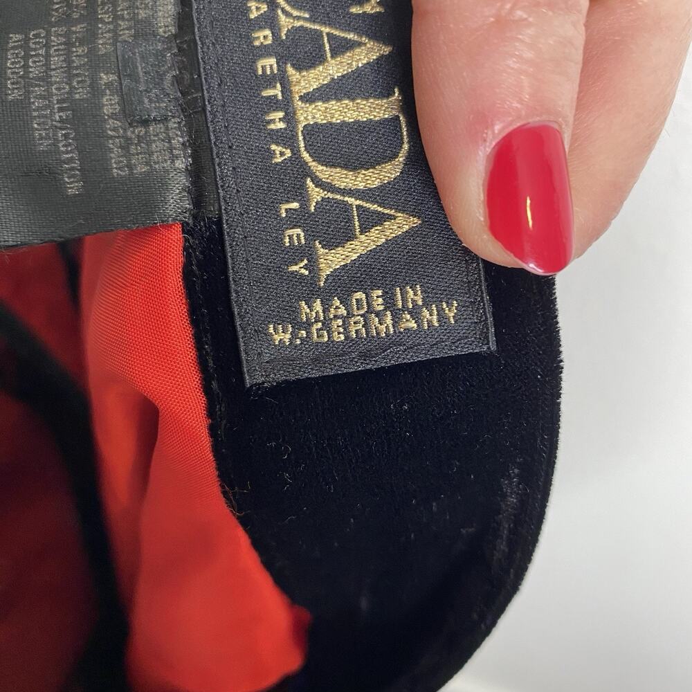 Vintage Escada Women’s Midi Skirt, Sz 40, Black Velvet, Germany 80’s - Picture 4 of 9